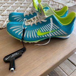 Nike cleats size women 9.5